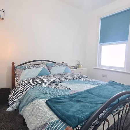 Spacious Room In Manor Park 伦敦 外观 照片